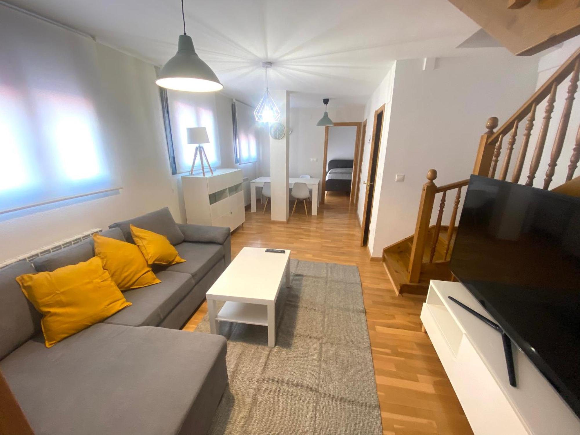 Apartamento Centrico Con Garaje Jaca Ngoại thất bức ảnh