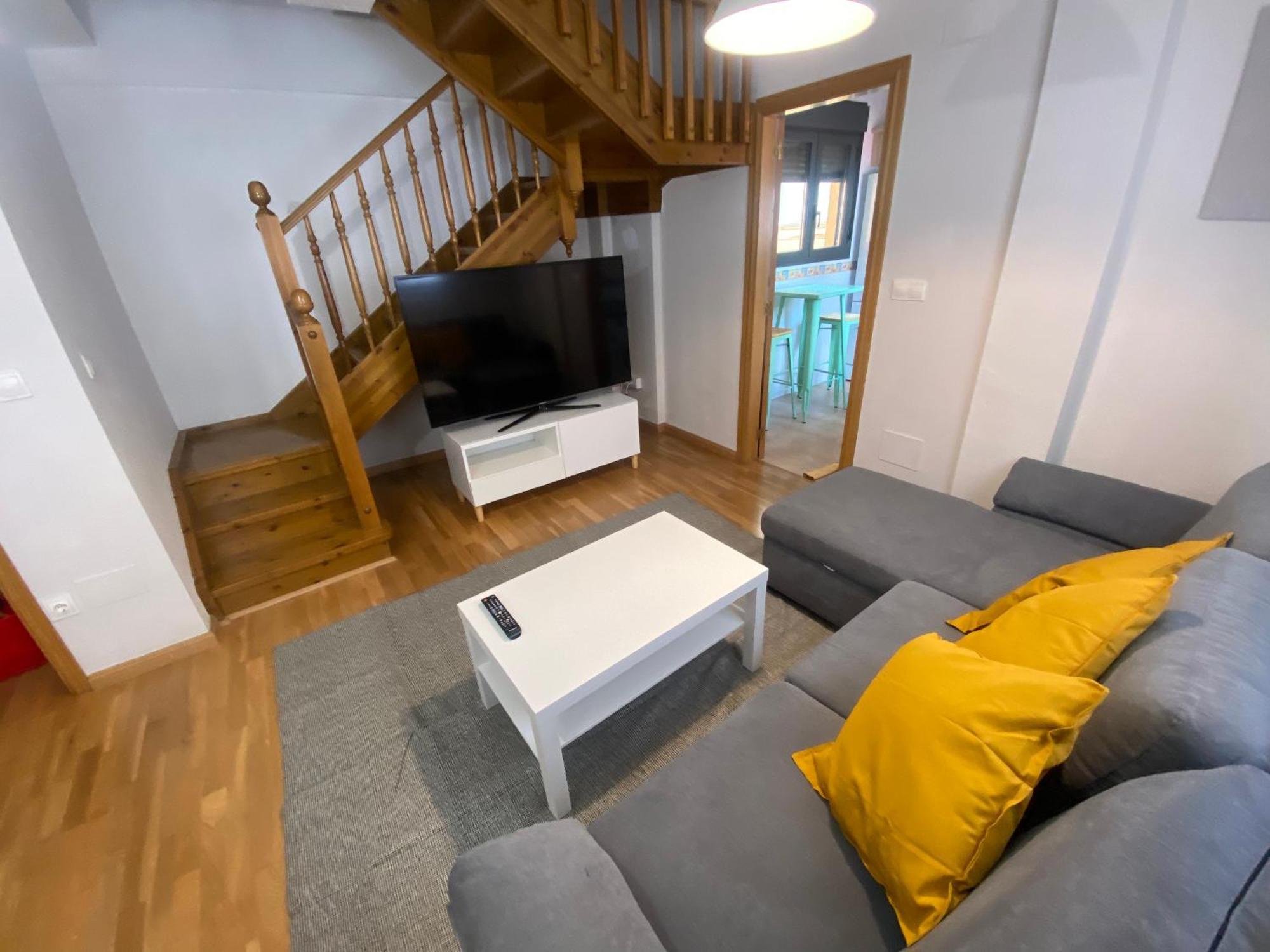 Apartamento Centrico Con Garaje Jaca Ngoại thất bức ảnh